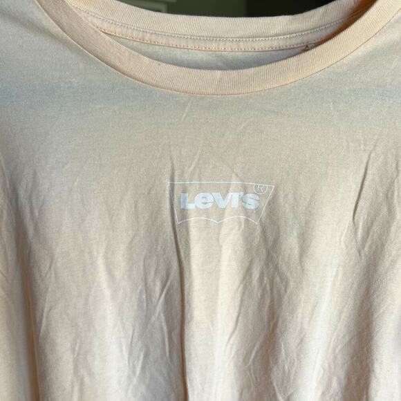 Levi's Peach, Short Sleeve Boxy T-Shirt Size XXL NEW - Picture 2 of 4
